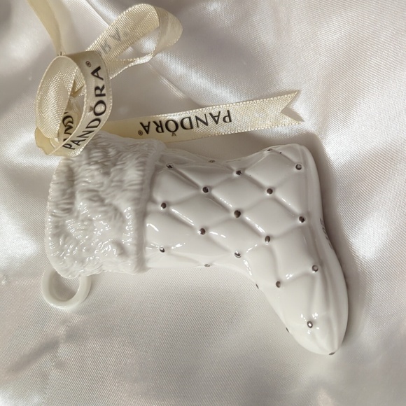 Pandora 2012 Christmas Ornament - Picture 5 of 5